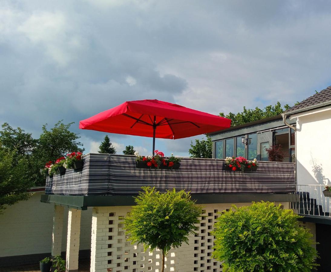 Villa Kopp-Das Gaestehaus Hopfingen Exteriör bild